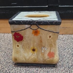 Vintage Fresh Fields Floral Decorative Tissue Box Cover